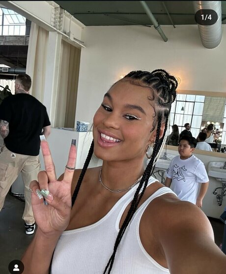 Satou Sabally star du porno gratuite des photos