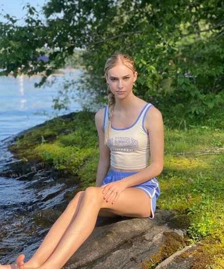 Claire Jameson modèle chaud collection