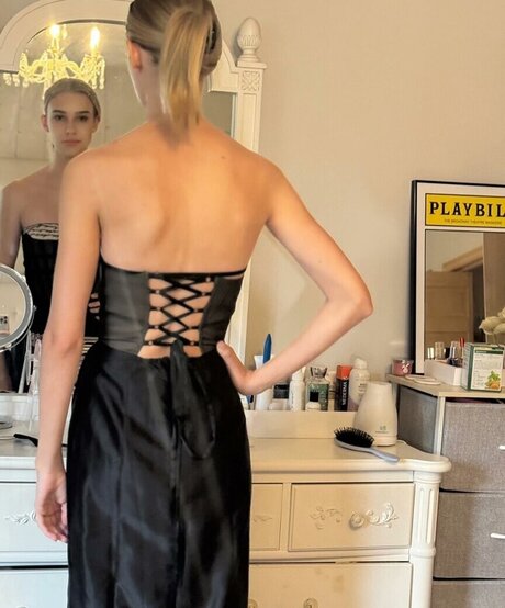 Claire Jameson haut modèle image