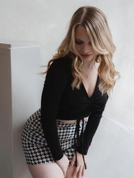 blonde transexuelle onlyfans porno hd img