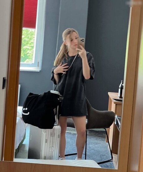 sissy uniquementfans top jolie archive