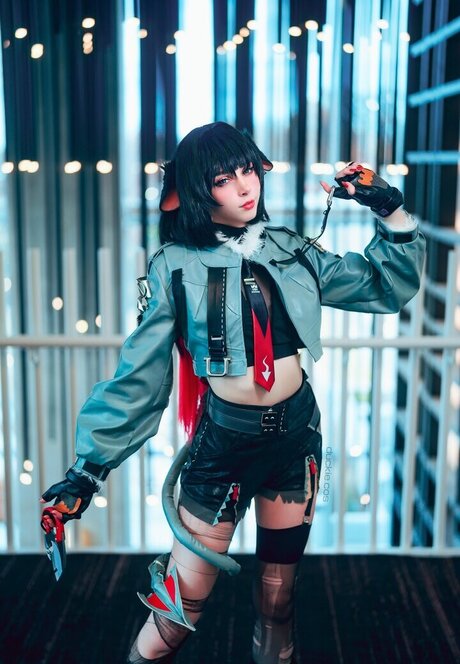 Duckie Cos modèle pornographique img