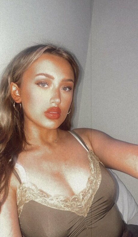 Kiera Bridget top star image