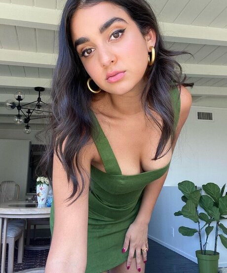 Geraldine Viswanathan étoile sexy images