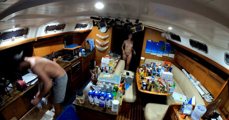 Sailing The Far Side star du porno adulte collection