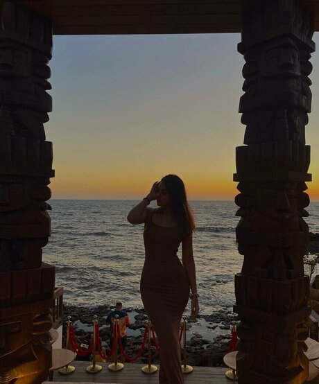 Pakhi Gadh étoile exclusive img