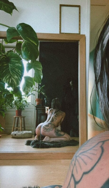 ébène cum onlyfans sympa gratuit galeries