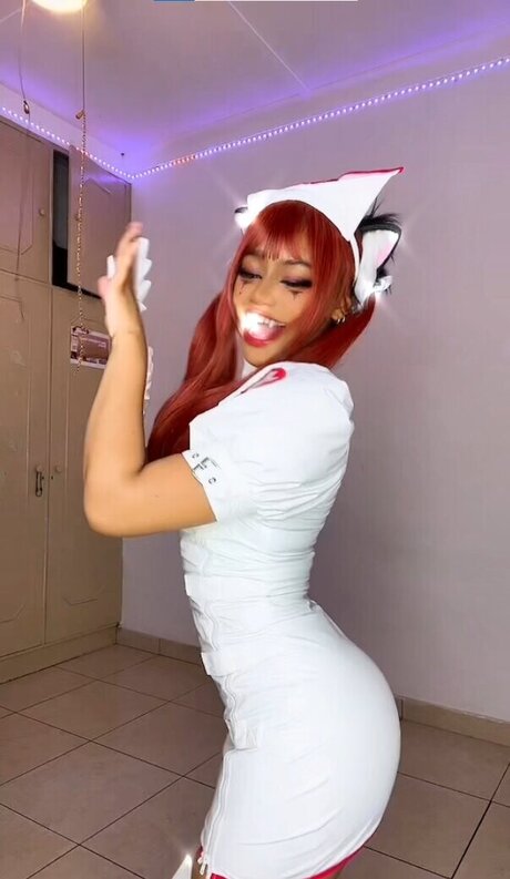 Princess Sachiko étoile sympa des photos