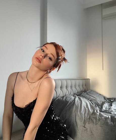 chatte ado onlyfans nu libre img