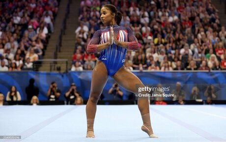 Jordan Chiles star du porno sympa photo