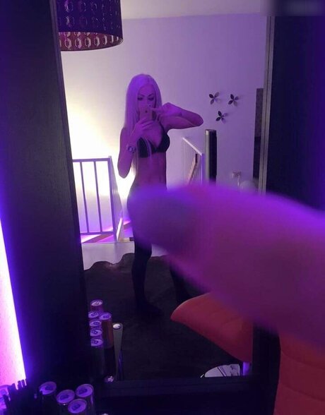 Melanie Hirsch modèle sympa img