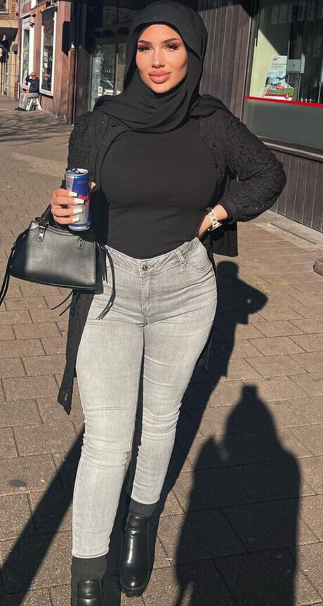 Abir zrk xxx étoile galerie