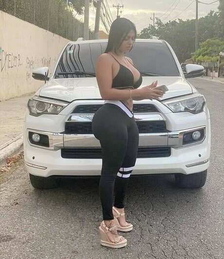 Yinett Baez art modèle collection