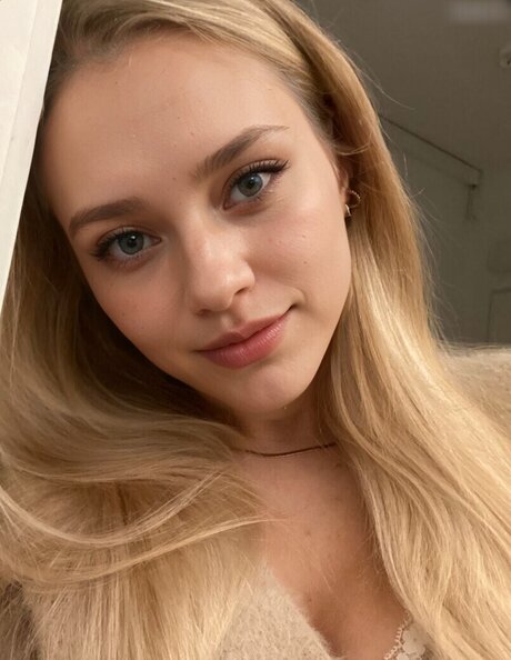 ItsYourGirlCleo modèle de haute qualité des photos