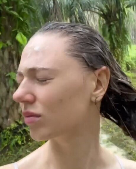 Affe auf Bike actrice chaude des photos