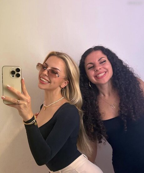 Lucia Leona star du porno galerie