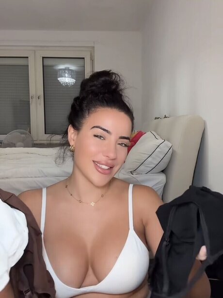 Leyla Lahouar actrice nue archive