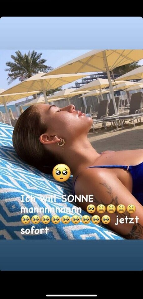 Loredana Zefi star érotique photos