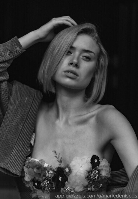 Marie Denise Schwarz modèle sympa photo