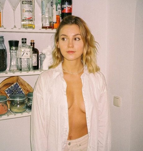 vicky2203 étoile gratuite img