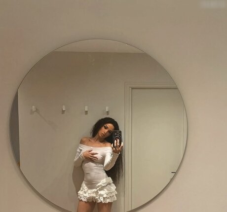 Eleni Foureira meilleure star du porno image