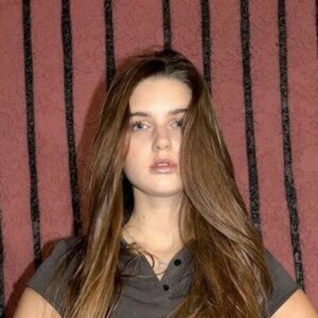 Savannah Clarke modèle érotique archive