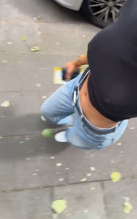 Merve zkan beau modèle archive