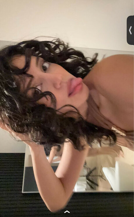 Melody Oz actrice pornographique image