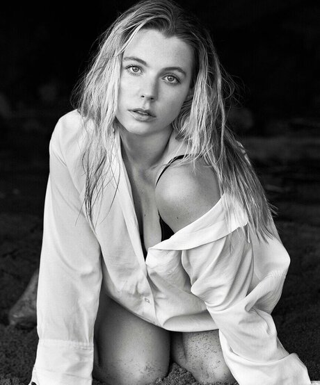 Maya Jenson modèle chaud images