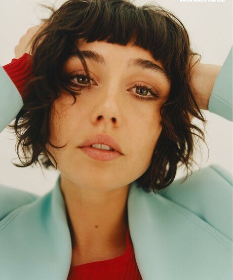 Sydney Chandler étoile chaude des photos