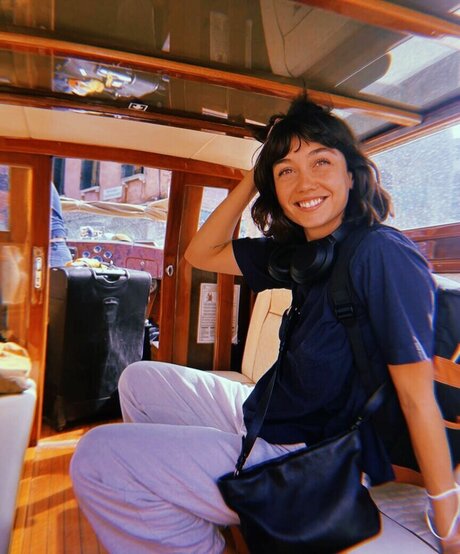 Sydney Chandler modèle hd images