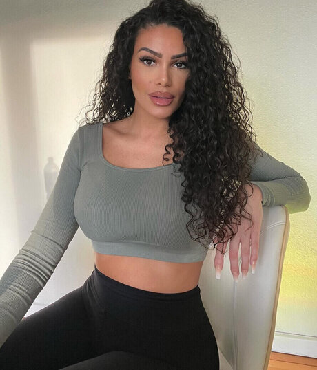 Roaya Soraya haut modèle photos