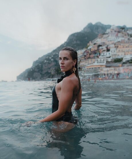 Adrienne Koleszar étoile érotique archive