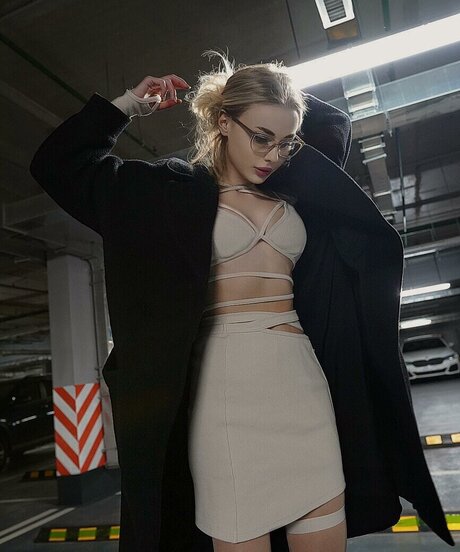 GloriaMatvien modèle de sexe photos