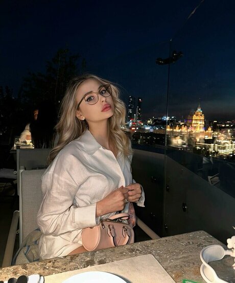 GloriaMatvien joli modèle des photos