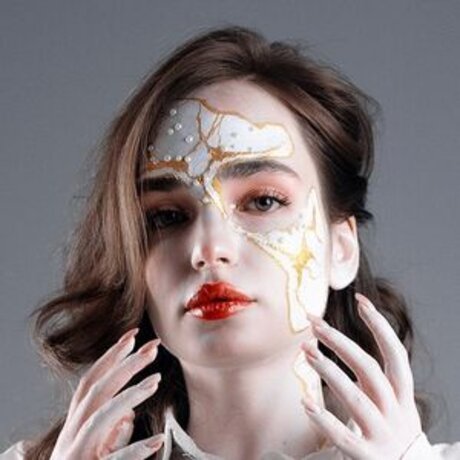 Kamilla Manina modèle sexy photos