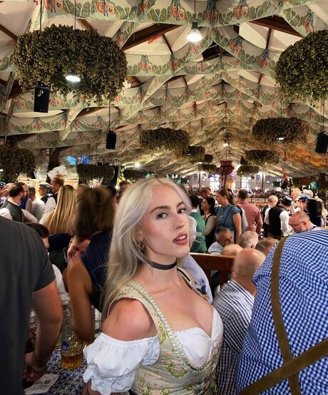 ayyetay modèle magnifique des photos