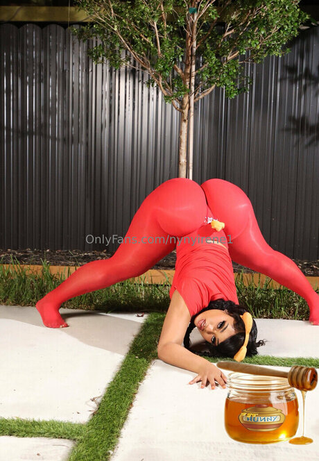 NyNyirene actrice nue galerie