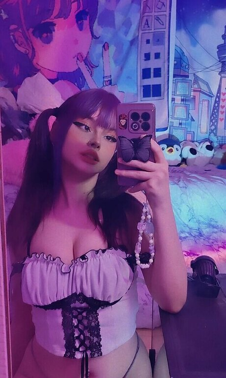 theakaleina actrice sexy photos