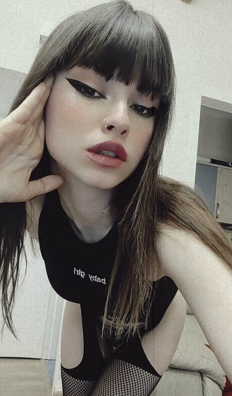 theakaleina modèle joli image