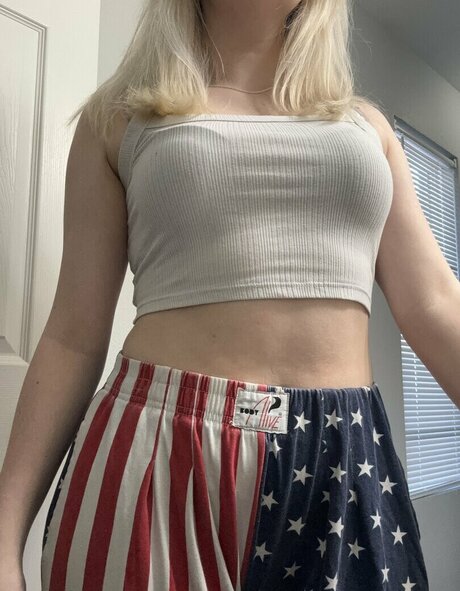 MegalodonVT actrice de grande qualité images