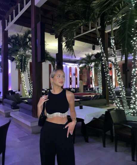 Agnessa Kosogon star du porno hd image