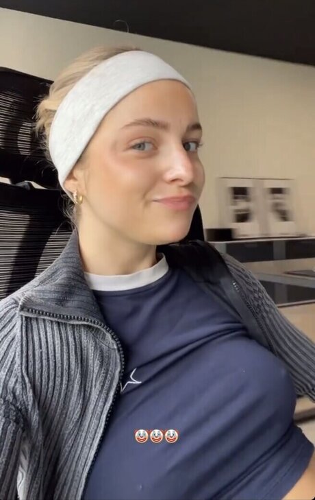 Lea Breuer meilleure star du porno image