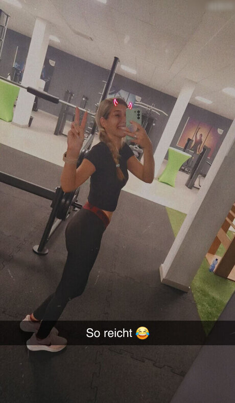 tatouages ​​blonds onlyfans chaud belle photo