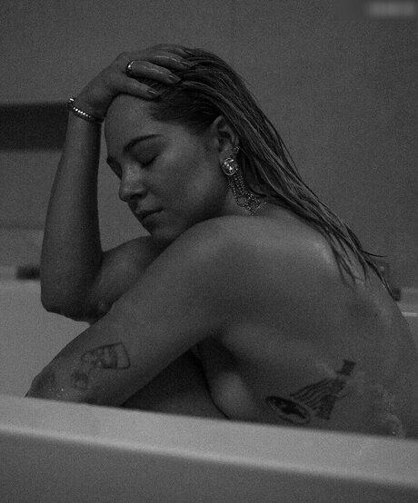 Diana zur L wen étoile adulte images