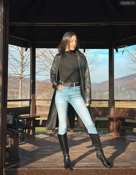 milf aux cheveux noirs onlyfans art parfait images