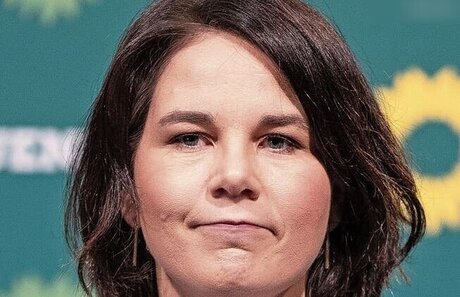 Annalena Baerbock star du porno chaud image