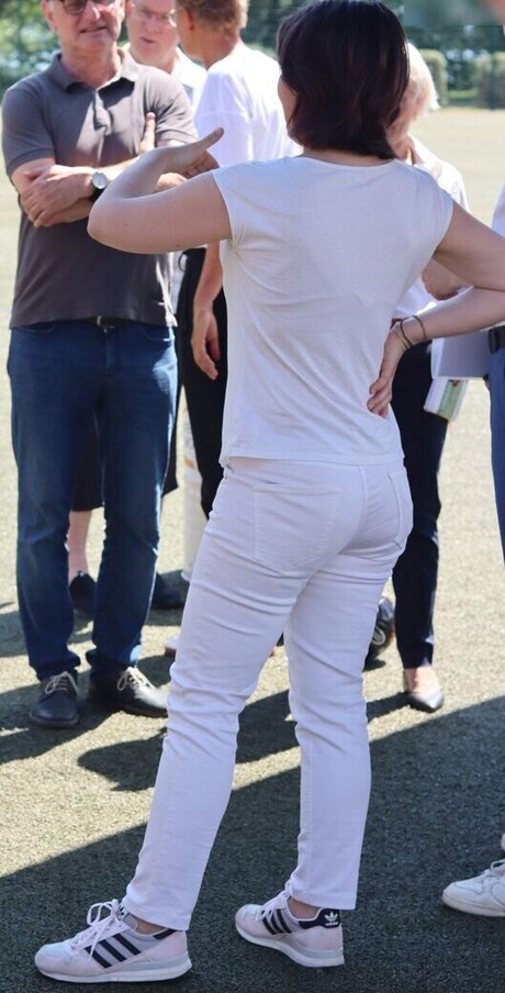 Annalena Baerbock modèle érotique galeries