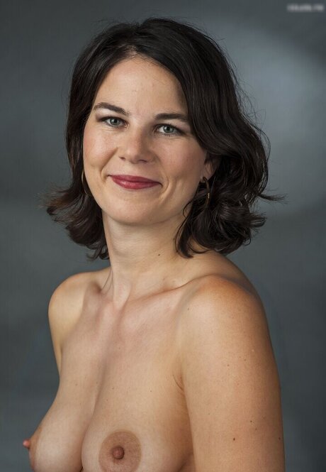 ado asiatique solo onlyfans haut xxx galeries