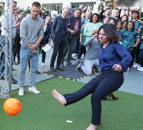 Annalena Baerbock actrice pornographique images